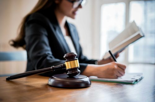 Engager un avocat